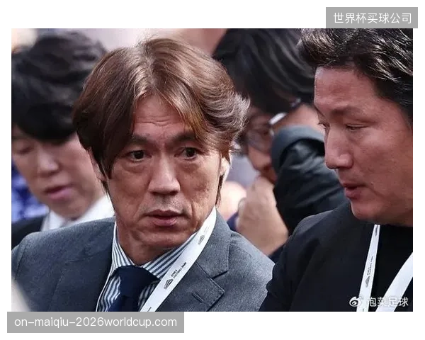 老将金承奎凭借更贴合洪明甫战术的出球技术，预计将力压赵贤祐成为主力门将。